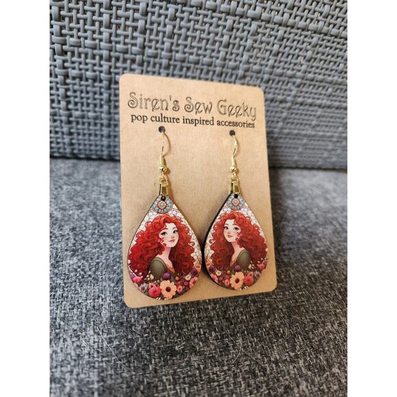 Disney Princess Merida Floral Portrait Earrings - Picture 3 of 3